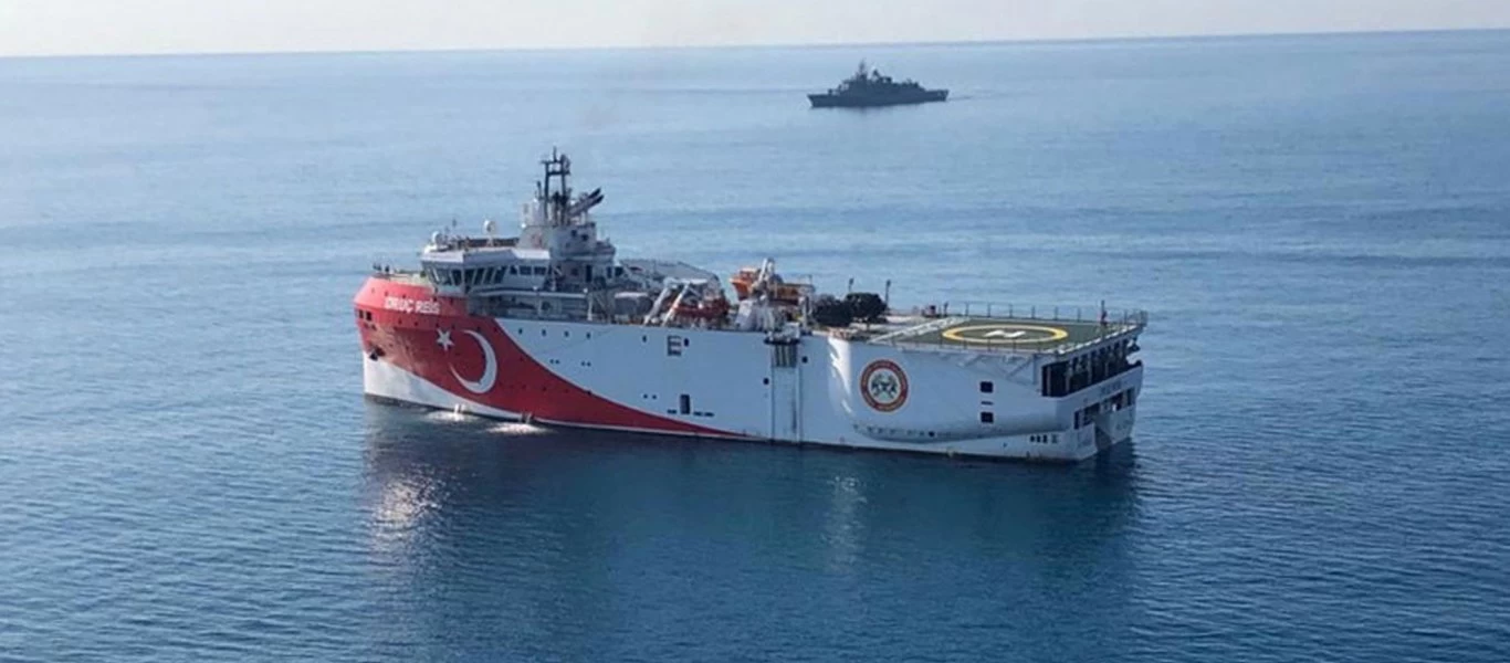 Απέπλευσε το Oruc Reis συνοδεία στόλου για έρευνες στην ελληνική υφαλοκρηπίδα: Στο ΥΠΕΞ δηλώνουν πάλι «αιφνιδιασμένοι»